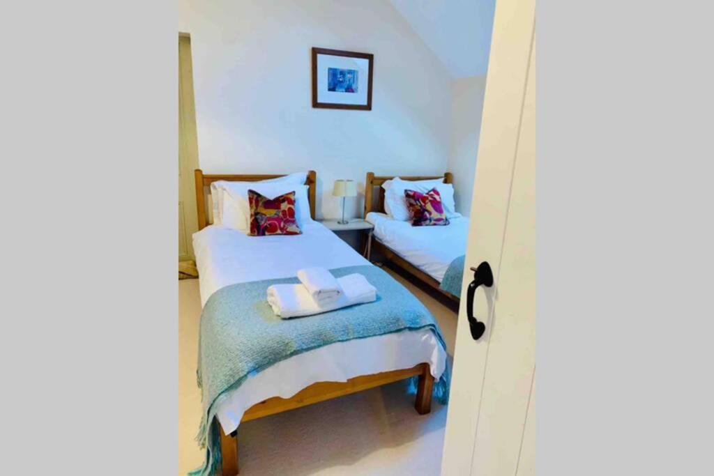 Upper Heath Farm - Stable Cottage Ludlow เครเวนอาร์มส ภายนอก รูปภาพ