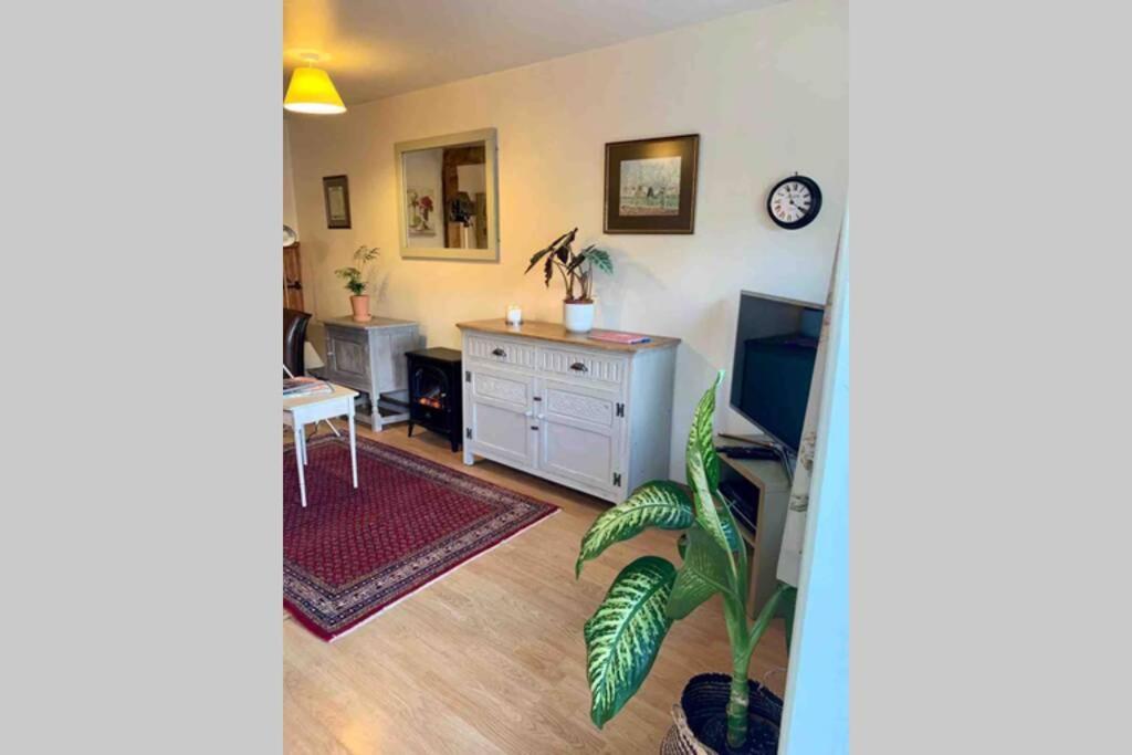 Upper Heath Farm - Stable Cottage Ludlow เครเวนอาร์มส ภายนอก รูปภาพ
