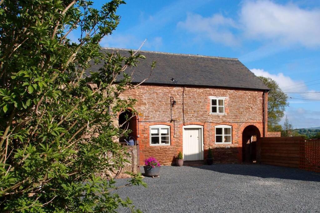 Upper Heath Farm - Stable Cottage Ludlow เครเวนอาร์มส ภายนอก รูปภาพ