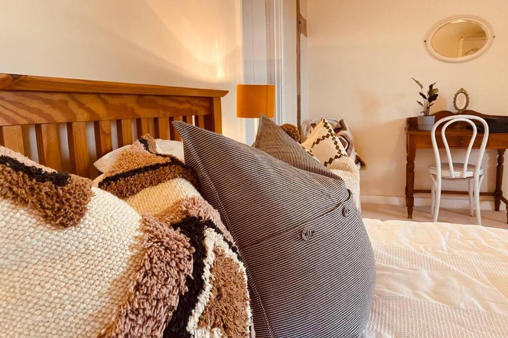 Upper Heath Farm - Stable Cottage Ludlow เครเวนอาร์มส ภายนอก รูปภาพ